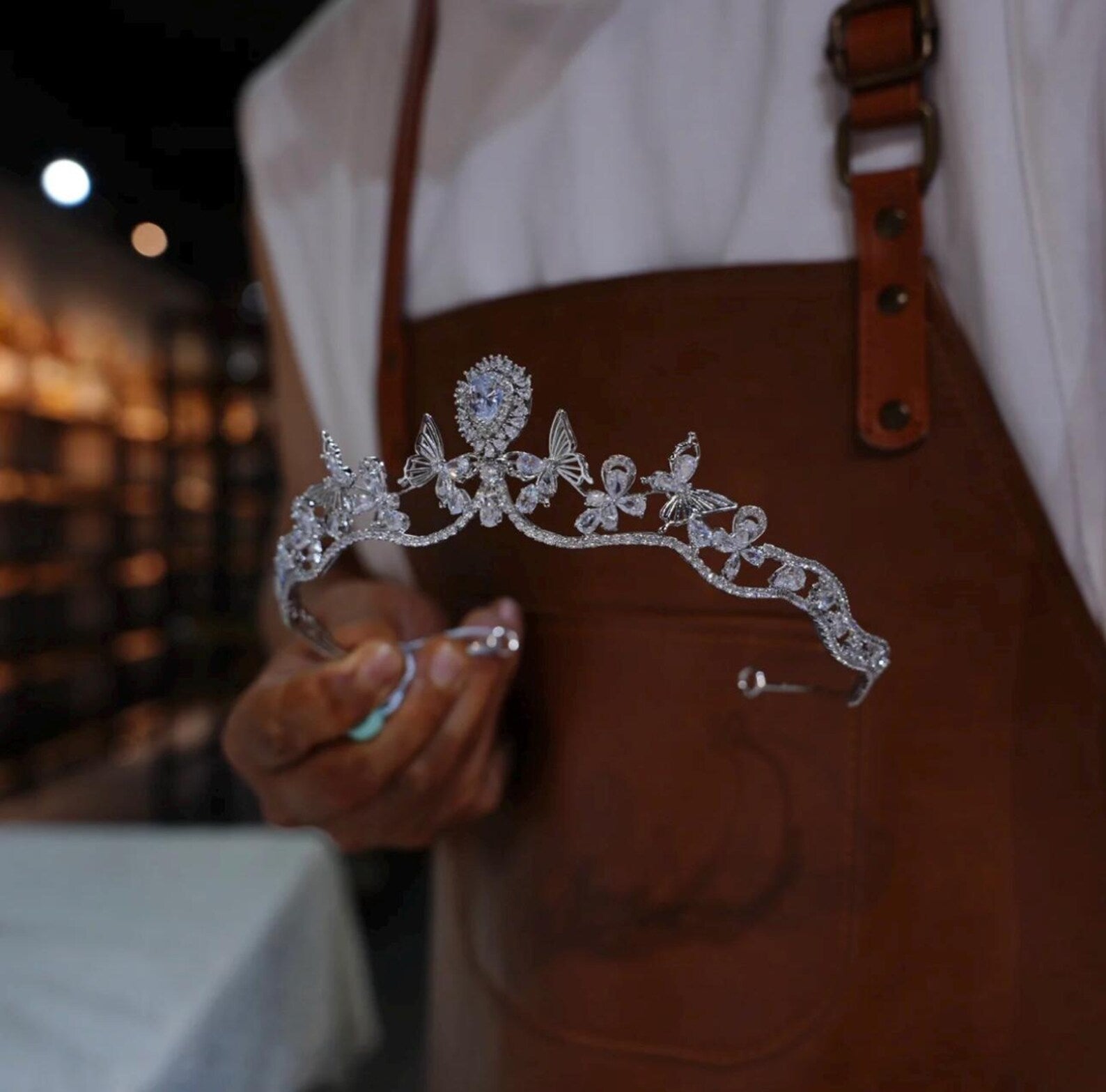 Butterfly Crystal Bridal Tiara, Silver Rhinestone Wedding Crown, Floral Vine Bride Headpiece for Wedding Gown & Cheongsam