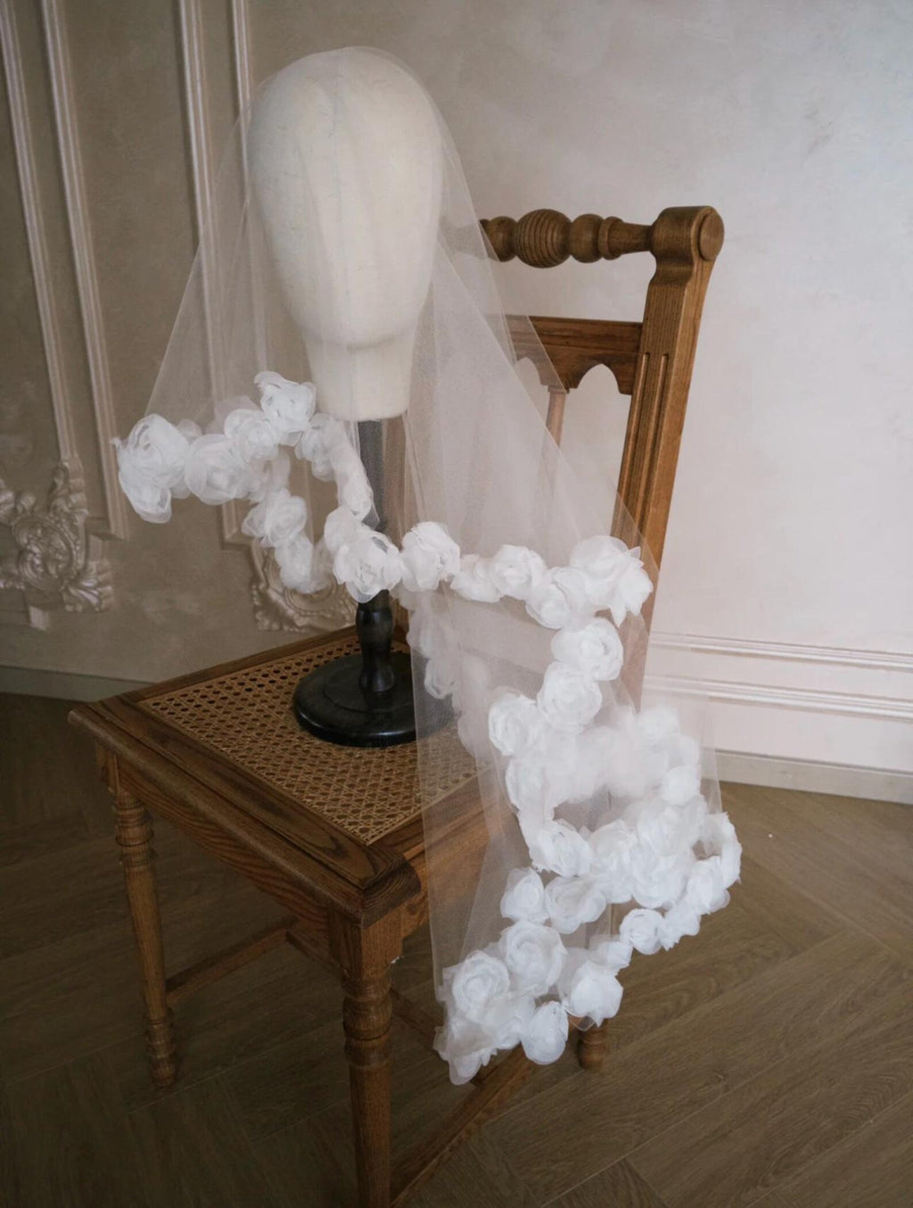 3D Floral Edge Wedding Veil, Handmade White Rose Flower Bridal Tulle Veil, Romantic Sheer Single Tier Bridal Veil for Wedding Ceremony