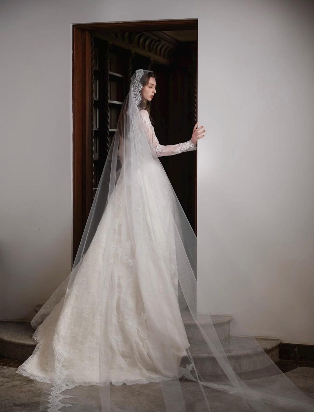 3 Ways Wear Snow Mountain Nuo Satin Bridal Gown, Removable Lace Sleeves, Off Shoulder / High Neck Convertible Vintage Wedding Dress