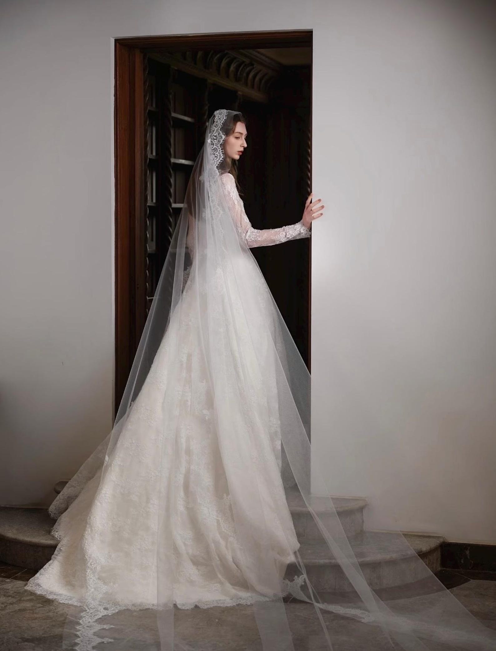 3 Ways Wear Snow Mountain Nuo Satin Bridal Gown, Removable Lace Sleeves, Off Shoulder / High Neck Convertible Vintage Wedding Dress