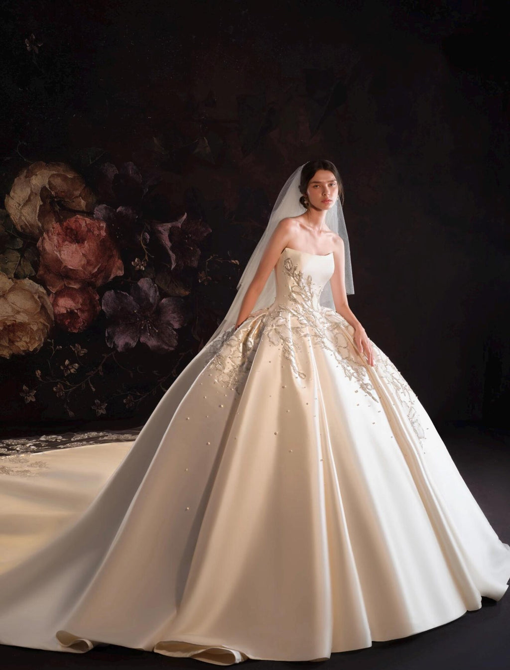 Luxury Strapless Satin Ball Gown Wedding Dress, Beaded Floral Embroidery, Voluminous Skirt with Long Train, Elegant Ivory Bridal Gown