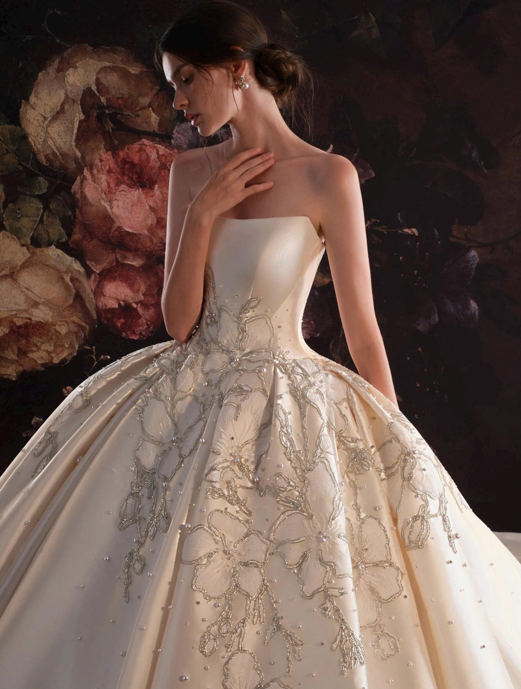 Luxury Strapless Satin Ball Gown Wedding Dress, Beaded Floral Embroidery, Voluminous Skirt with Long Train, Elegant Ivory Bridal Gown