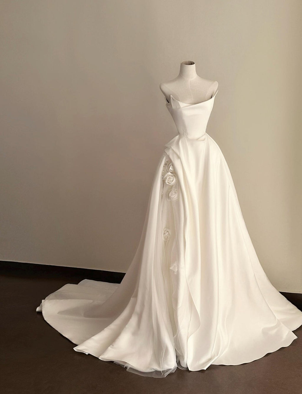 Strapless Matte Satin Ball Gown Wedding Dress,Hand‑crafted 3D Fabric Rose Bridal Gown,Ivory Chapel Train Couture Bridal Dress