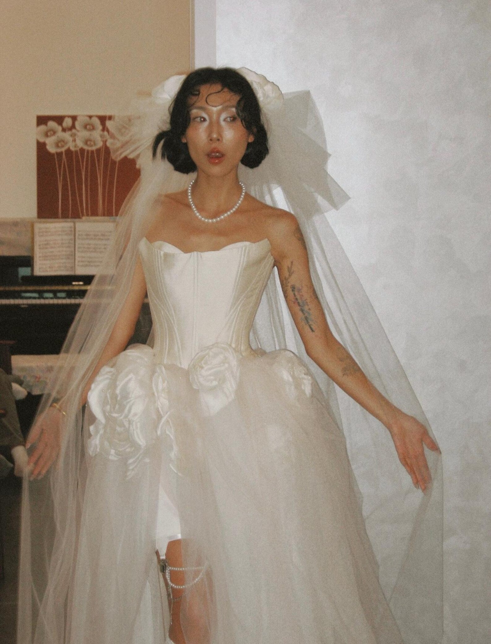 Modern Strapless Bridal Gown,3D Large Flower Tulle Wedding Dress,Satin Corset Wedding Gown,Edgy Bride Reception Dress