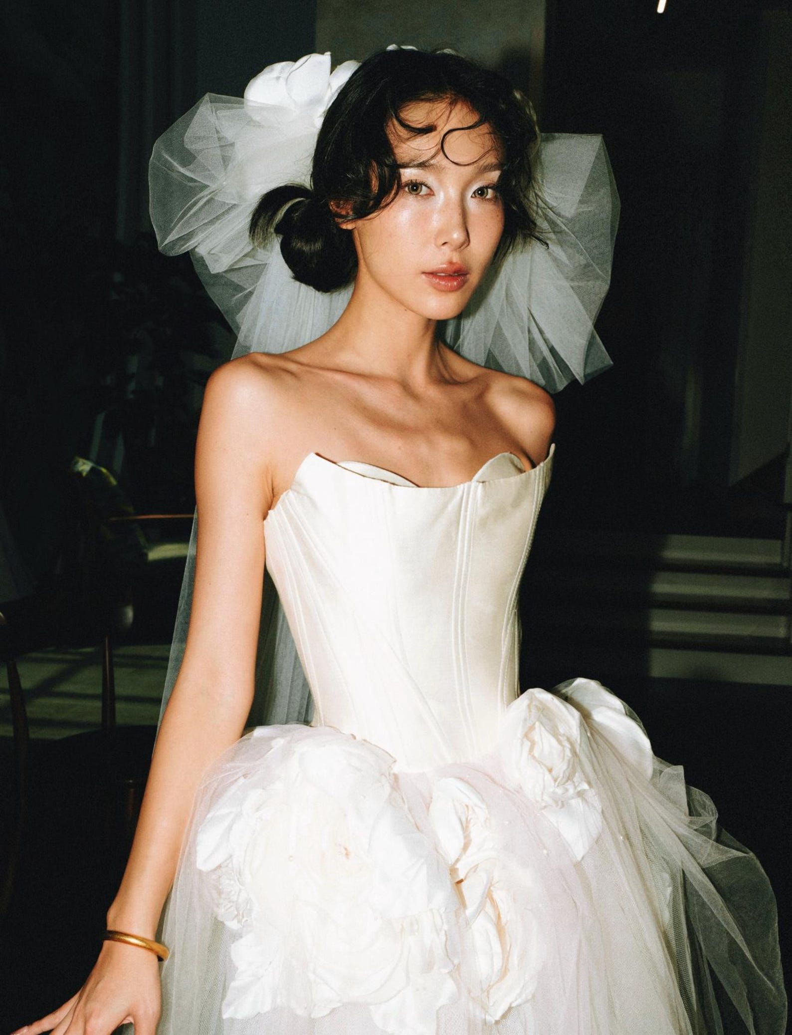 Modern Strapless Bridal Gown,3D Large Flower Tulle Wedding Dress,Satin Corset Wedding Gown,Edgy Bride Reception Dress