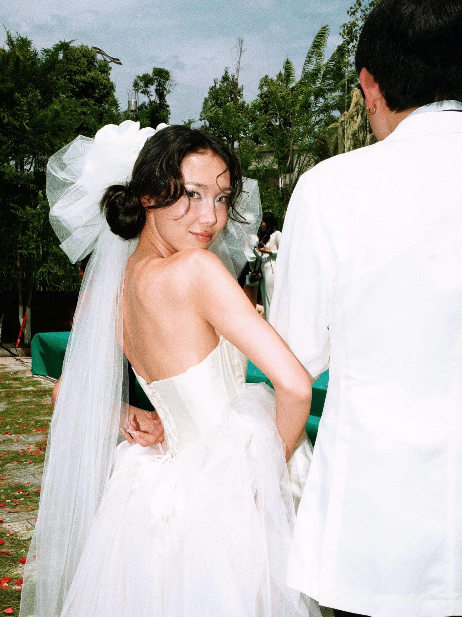 Modern Strapless Bridal Gown,3D Large Flower Tulle Wedding Dress,Satin Corset Wedding Gown,Edgy Bride Reception Dress