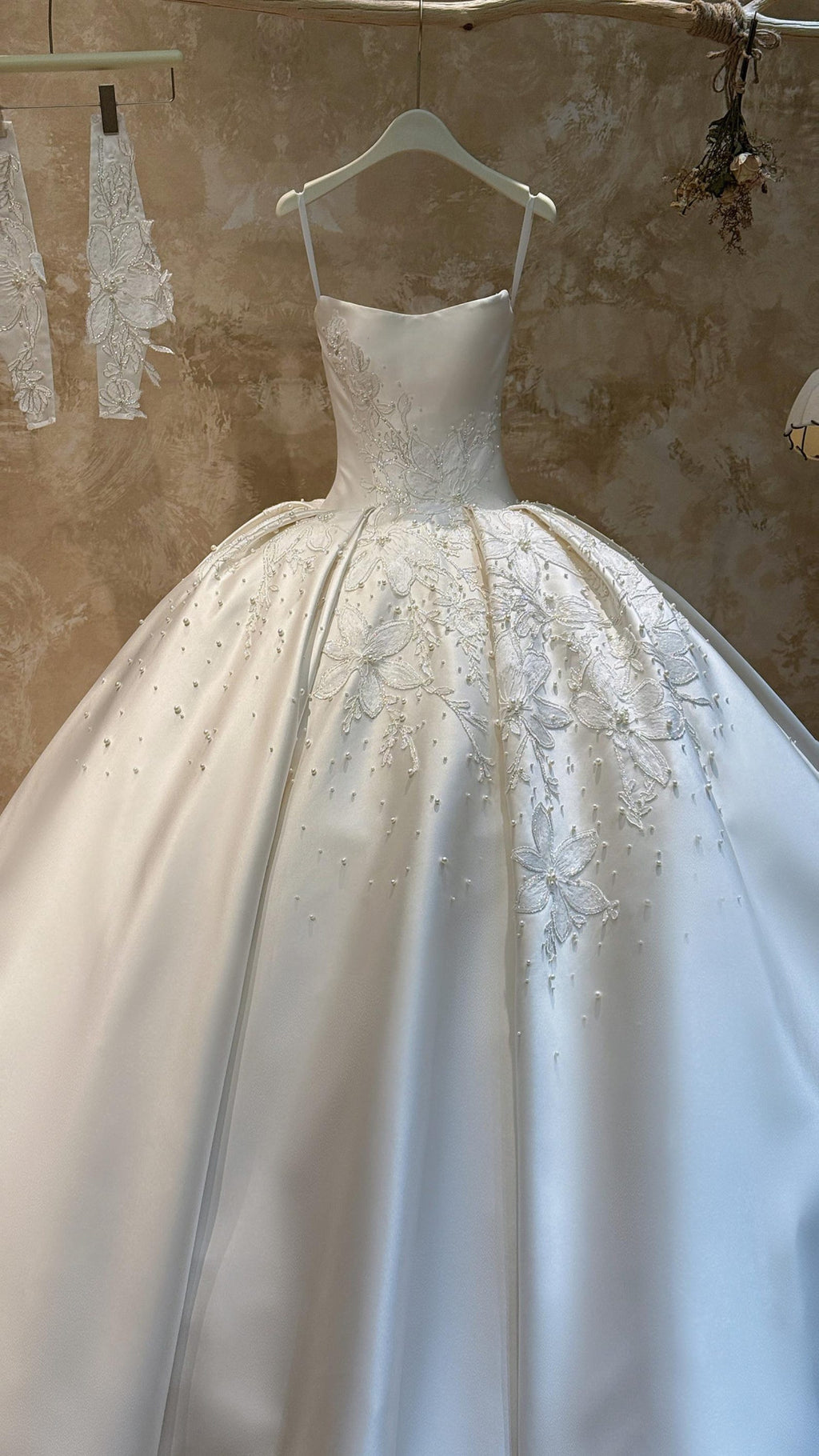 Luxury Strapless Satin Ball Gown Wedding Dress, Beaded Floral Embroidery, Voluminous Skirt with Long Train, Elegant Ivory Bridal Gown