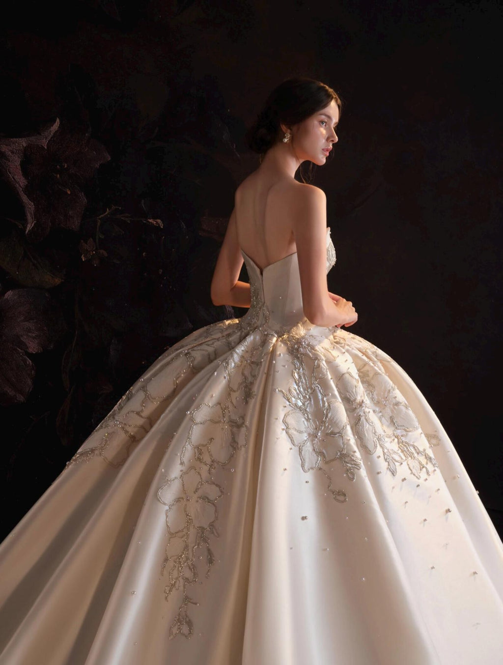 Luxury Strapless Satin Ball Gown Wedding Dress, Beaded Floral Embroidery, Voluminous Skirt with Long Train, Elegant Ivory Bridal Gown