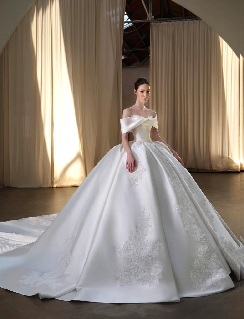 Off‑the‑Shoulder Satin Wedding Dress,Folded Neckline Lace Appliqué Ballgown,Cathedral Train Bridal Gown