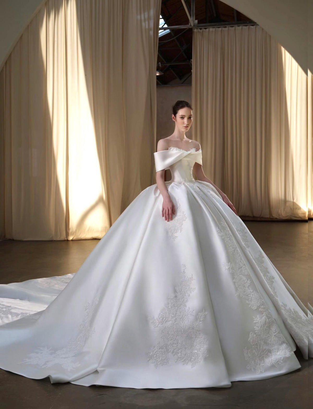 Off‑the‑Shoulder Satin Wedding Dress,Folded Neckline Lace Appliqué Ballgown,Cathedral Train Bridal Gown