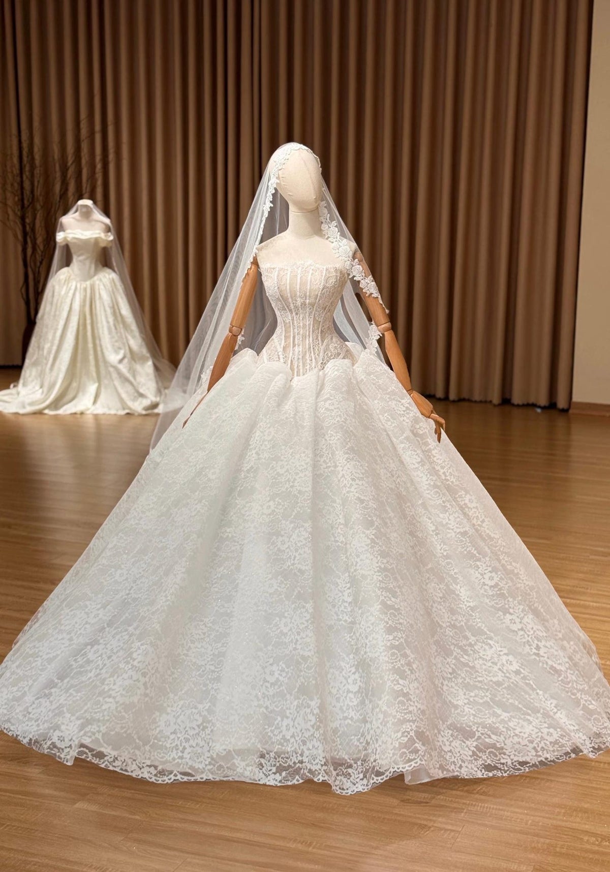Strapless Corset Lace Wedding Dress, Sheer Illusion Bodice Ball Gown with Train, Floral Lace Bridal Gown with Rose Veil