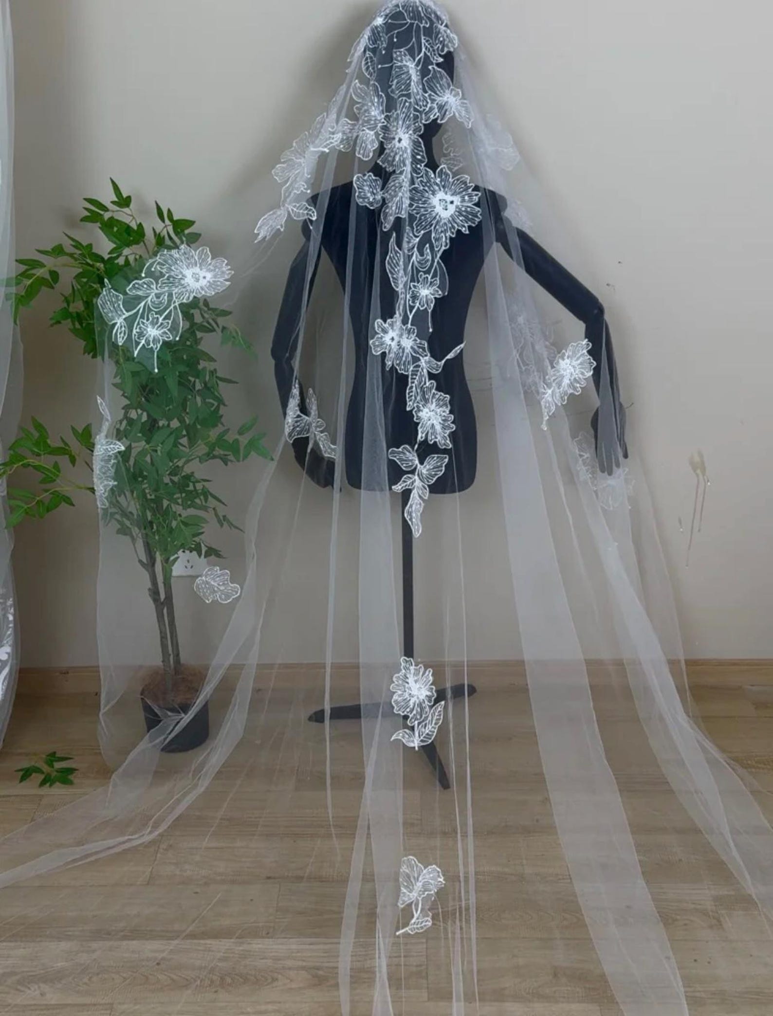 Floral Lace Cathedral Wedding Veil, 3D Flower Appliqué Long Bridal Veil