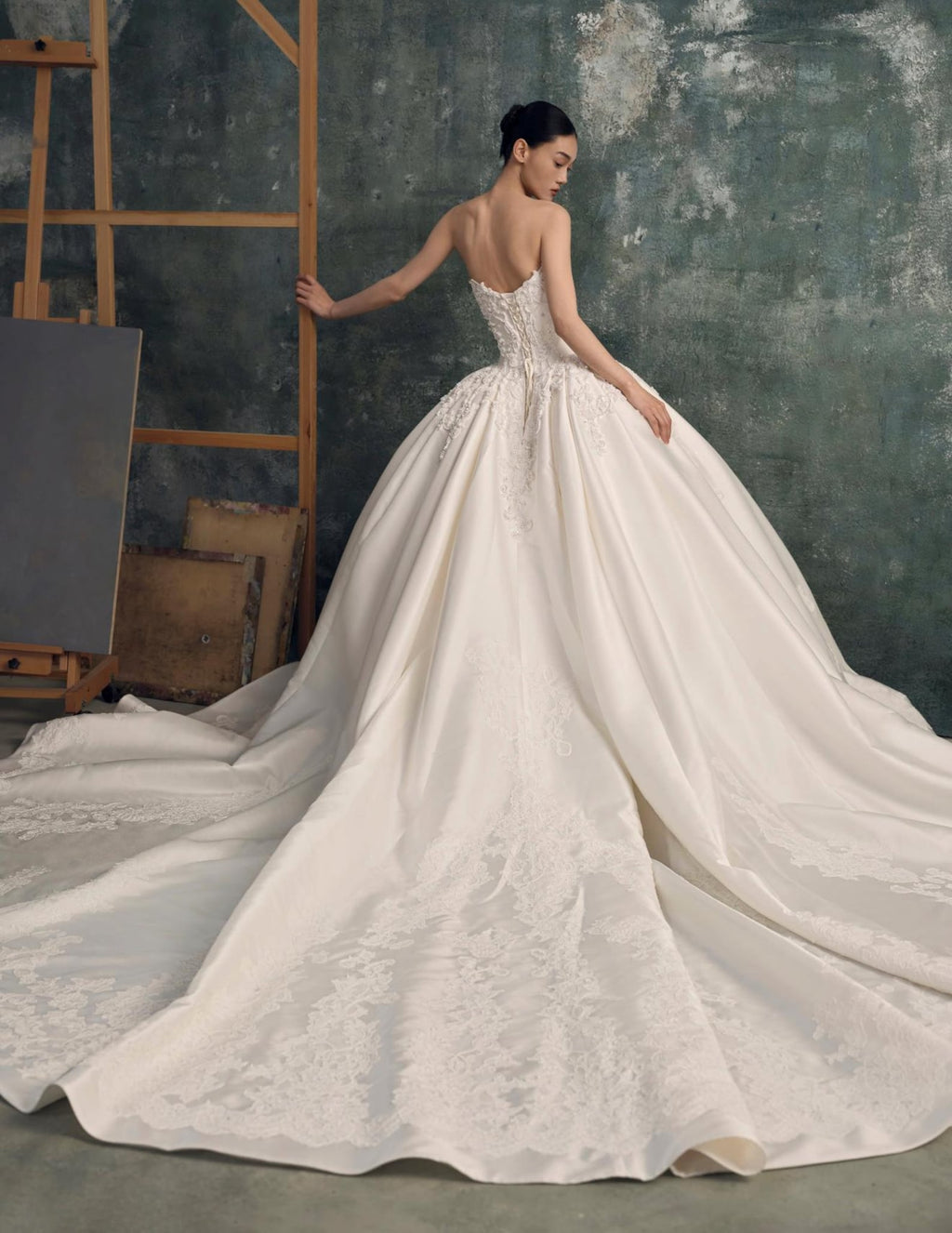 Vintage Ballgown Wedding Dress, Strapless Satin Bridal Gown, Lace Appliqué Royal Bridal Dress With Long Train