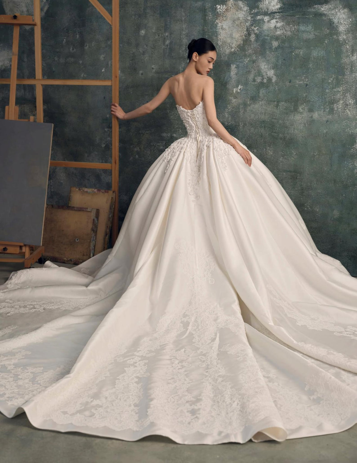 Vintage Ballgown Wedding Dress, Strapless Satin Bridal Gown, Lace Appliqué Royal Bridal Dress With Long Train