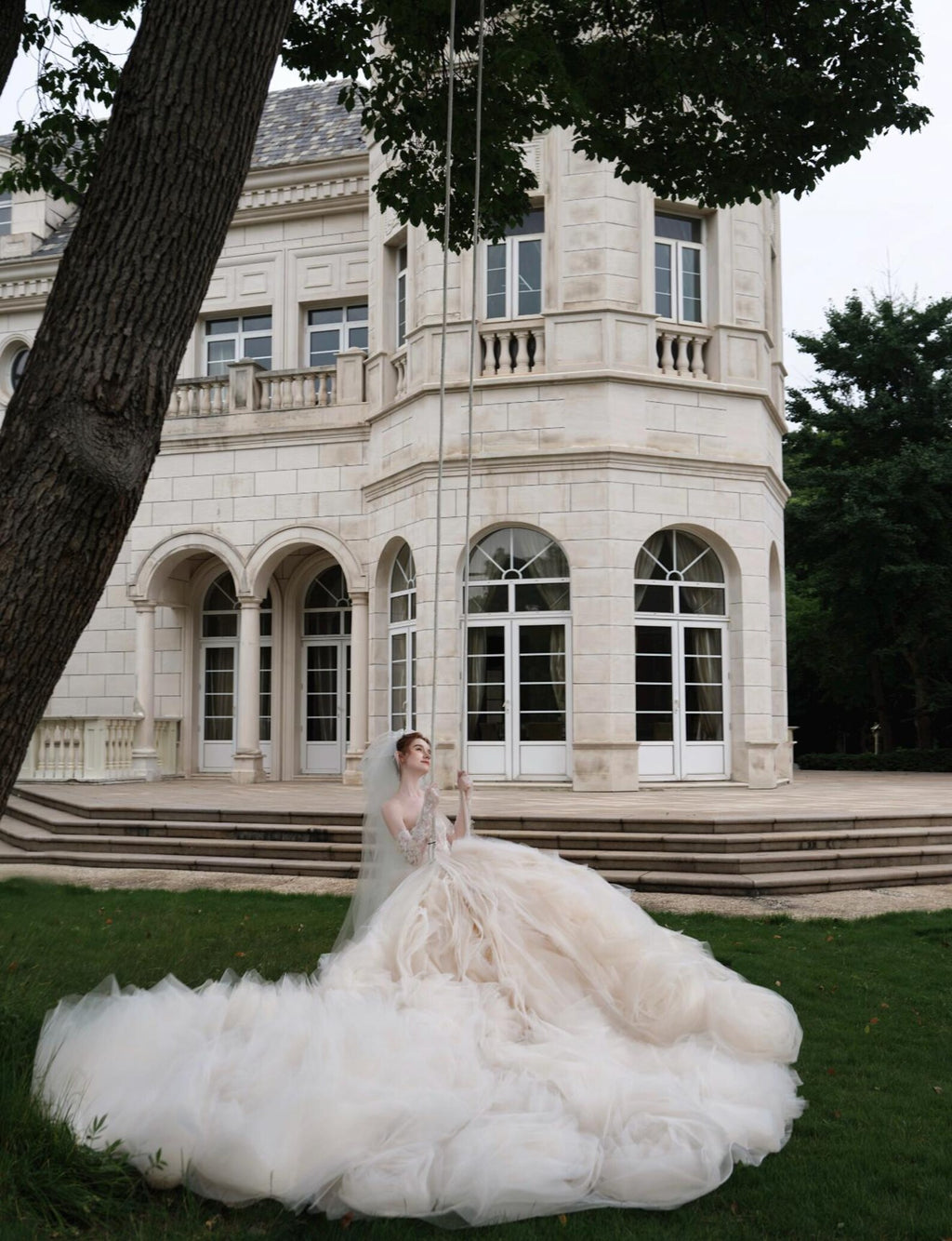 Fairytale Strapless Wedding Dress, Champagne Tulle Ballgown With Hand‑Made 3D Roses, Lace Bodice Bridal Gown for Garden Wedding