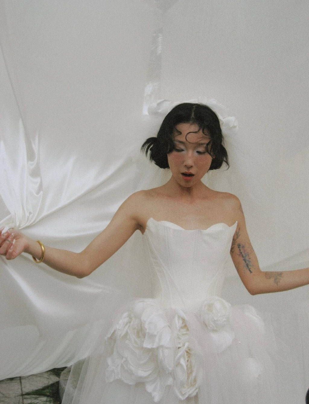 Modern Strapless Bridal Gown,3D Large Flower Tulle Wedding Dress,Satin Corset Wedding Gown,Edgy Bride Reception Dress