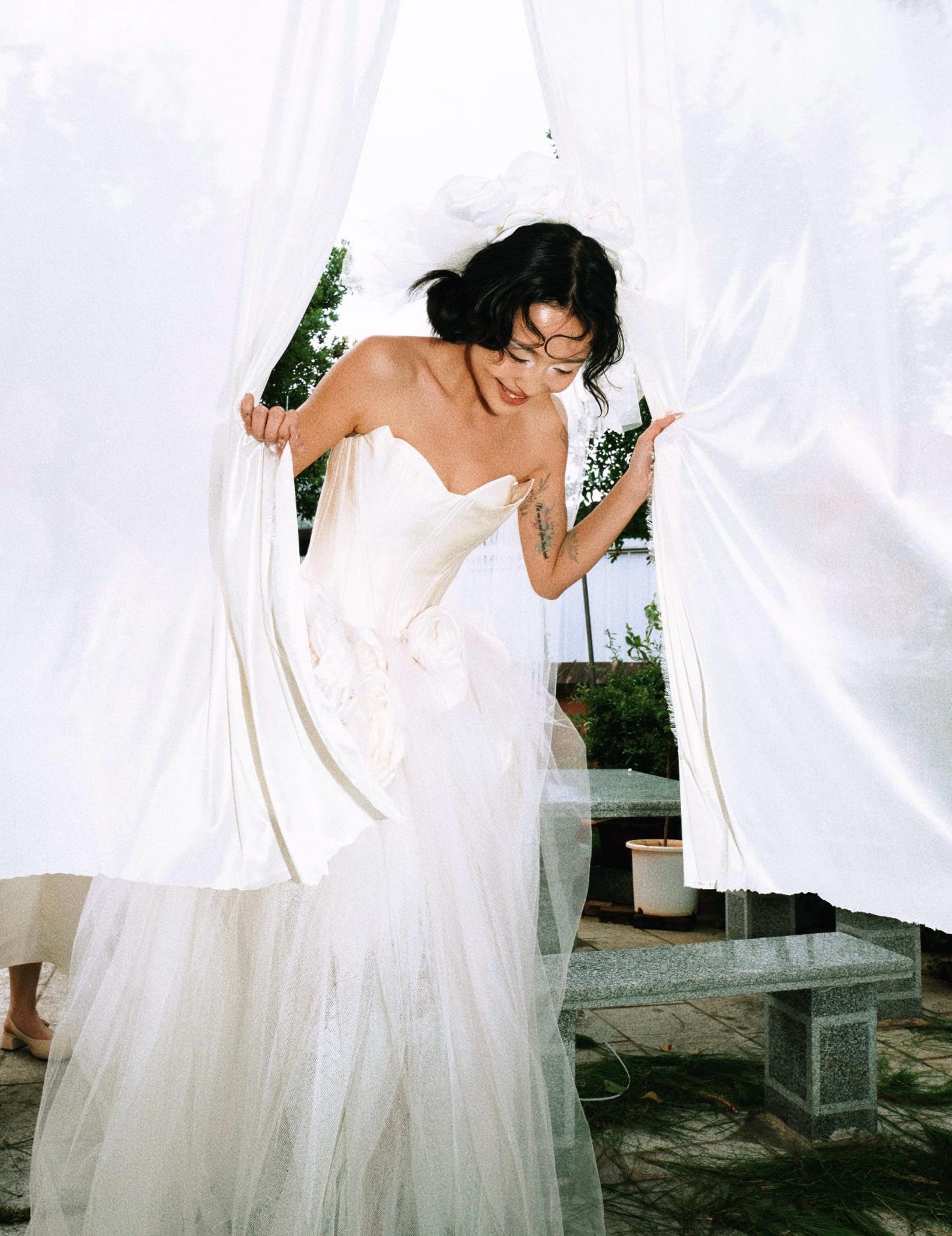 Modern Strapless Bridal Gown,3D Large Flower Tulle Wedding Dress,Satin Corset Wedding Gown,Edgy Bride Reception Dress