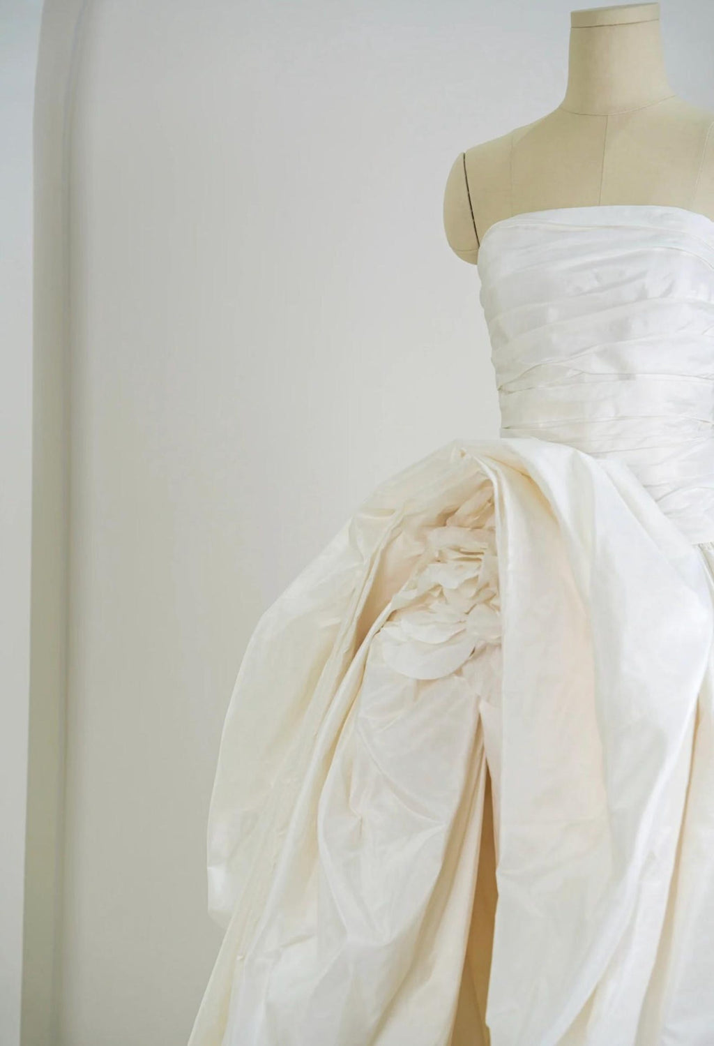 Strapless Ruched Bodice Taffeta Ballgown Wedding Gown,3D Floral Detail High Slit Bridal Dress With Train