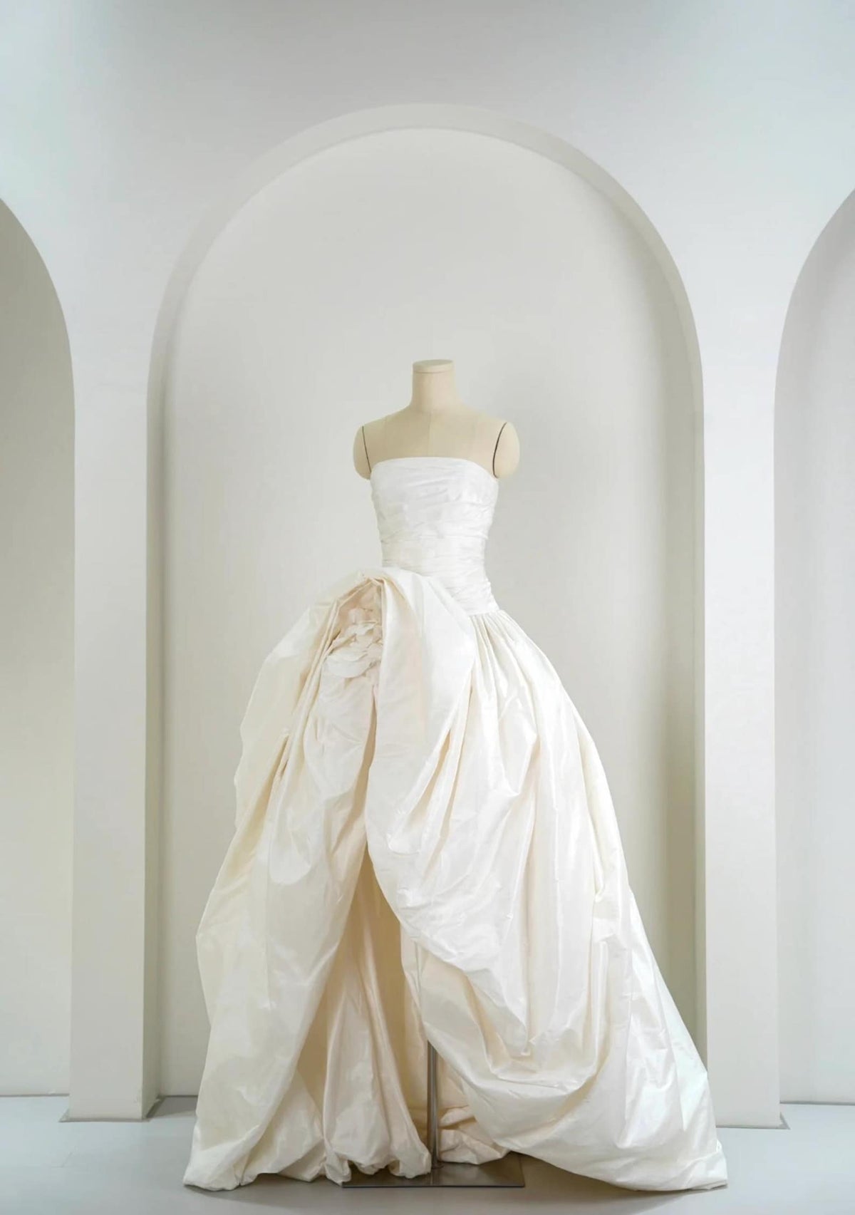 Strapless Ruched Bodice Taffeta Ballgown Wedding Gown,3D Floral Detail High Slit Bridal Dress With Train