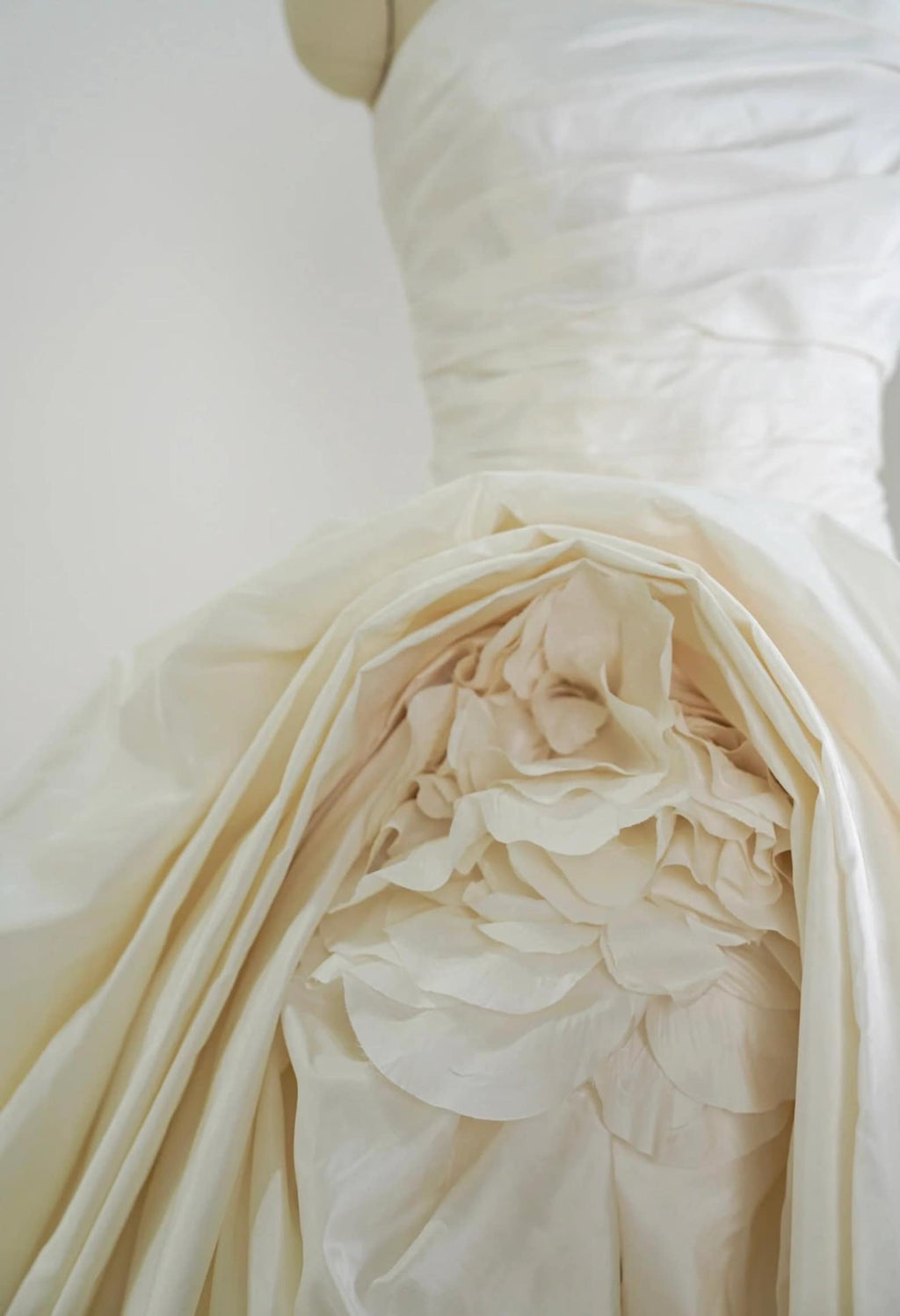Strapless Ruched Bodice Taffeta Ballgown Wedding Gown,3D Floral Detail High Slit Bridal Dress With Train