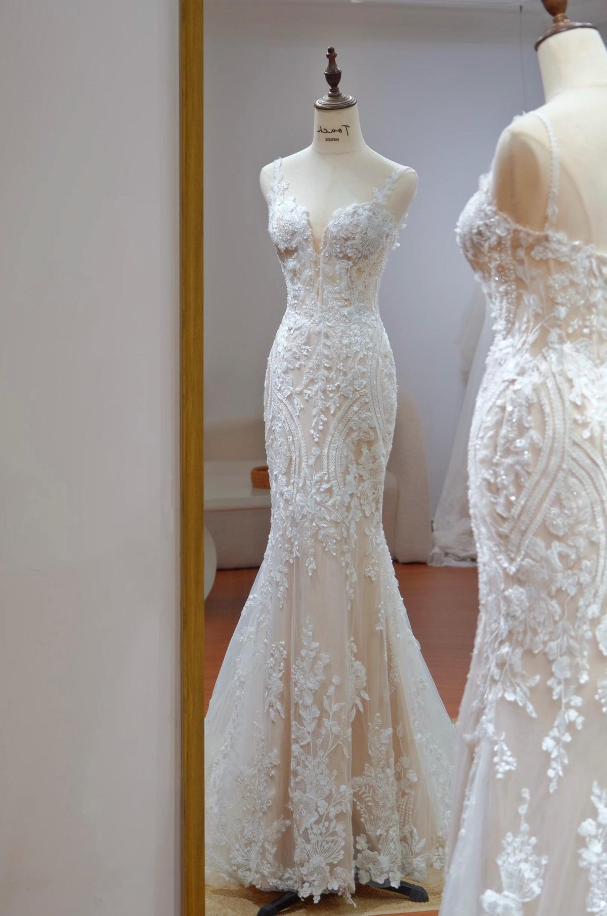 Spaghetti Strap Lace Mermaid Wedding Gown, 3D Floral Bridal Dress with Lace Veil