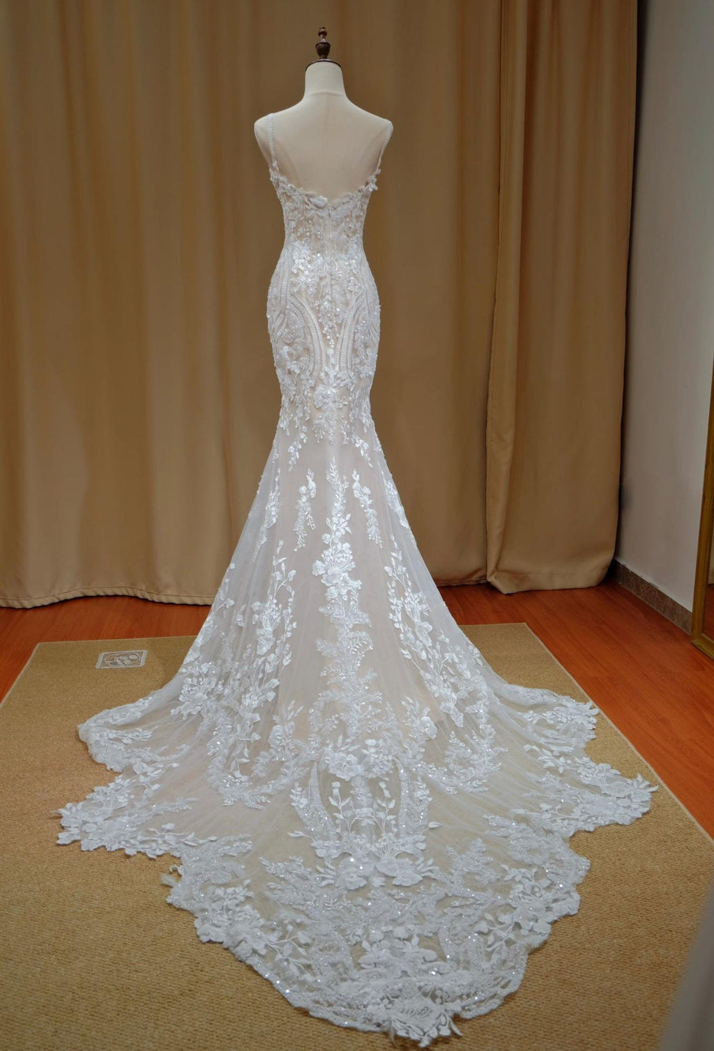 Spaghetti Strap Lace Mermaid Wedding Gown, 3D Floral Bridal Dress with Lace Veil