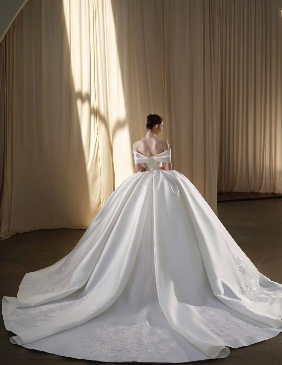 Off‑the‑Shoulder Satin Wedding Dress,Folded Neckline Lace Appliqué Ballgown,Cathedral Train Bridal Gown