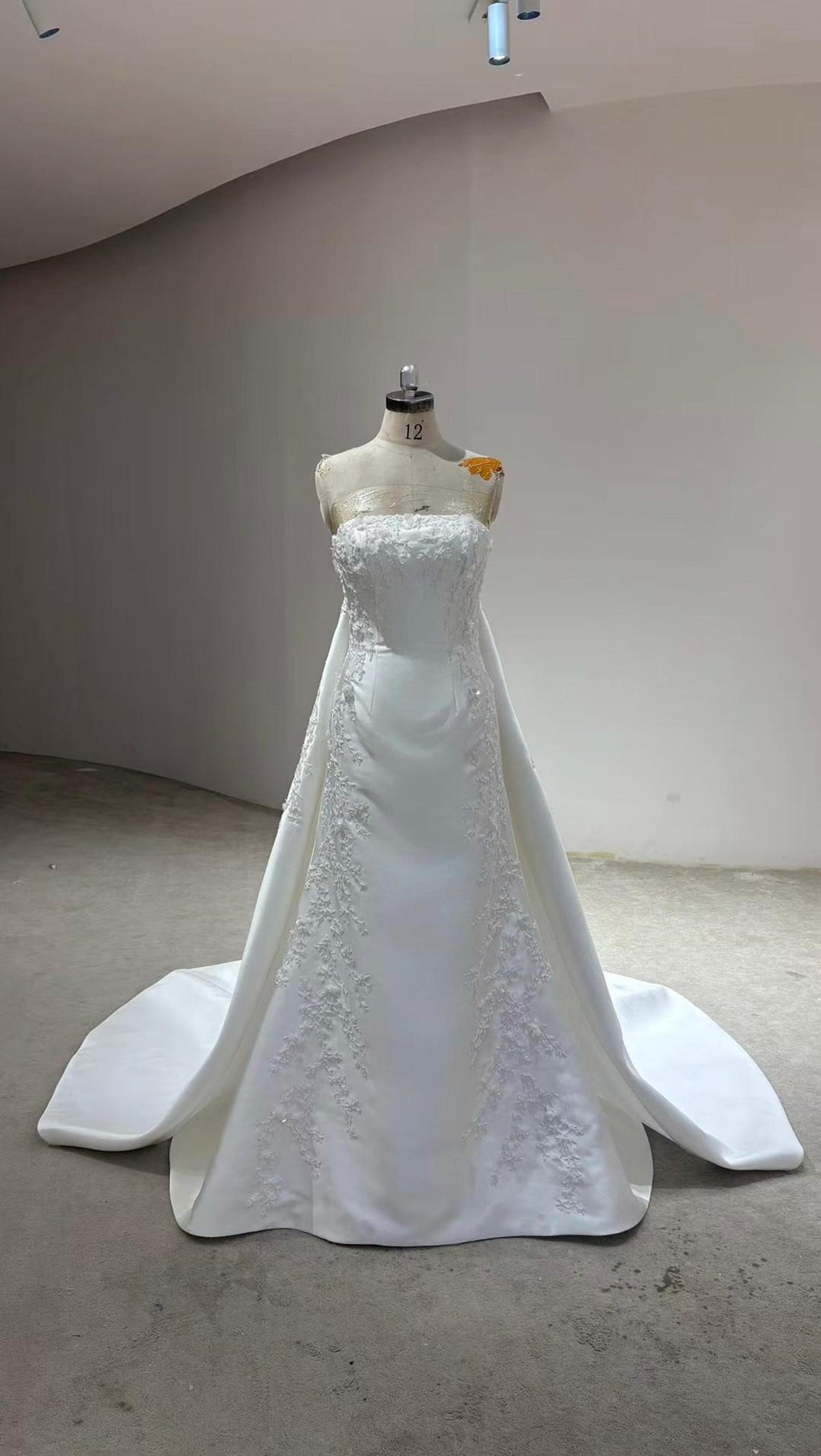Cathedral Lace Wedding Veil, 3D Floral Appliqué Bridal Veil, Long Lace Edge Chapel Veil With Train