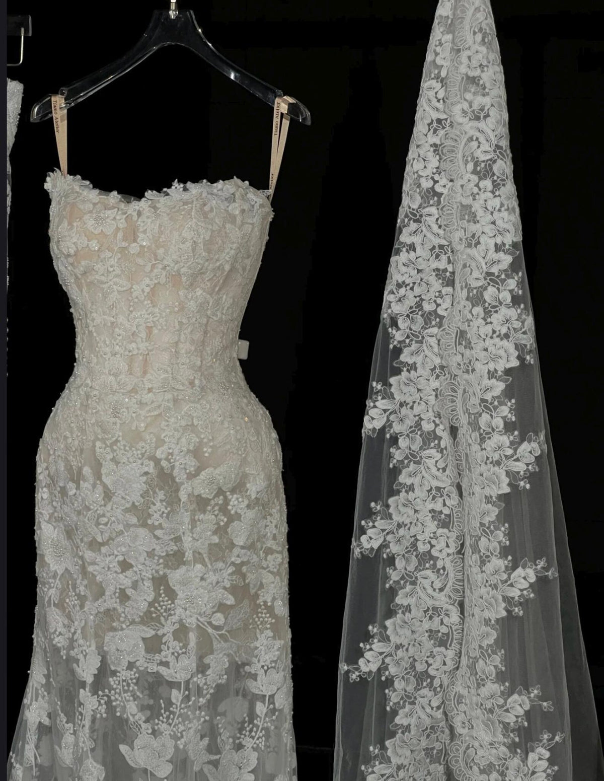 Strapless 3D Floral Lace Mermaid Wedding Dress with Detachable Gloves & Veil