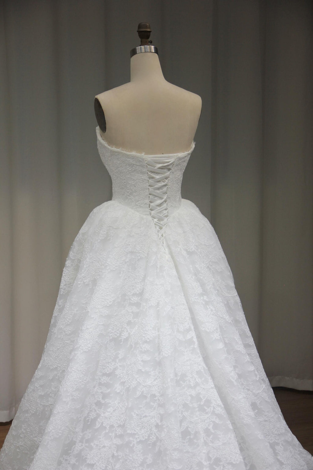 Strapless Sweetheart Lace Ballgown Wedding Dress, Full Lace Bridal Gown with Chapel Train