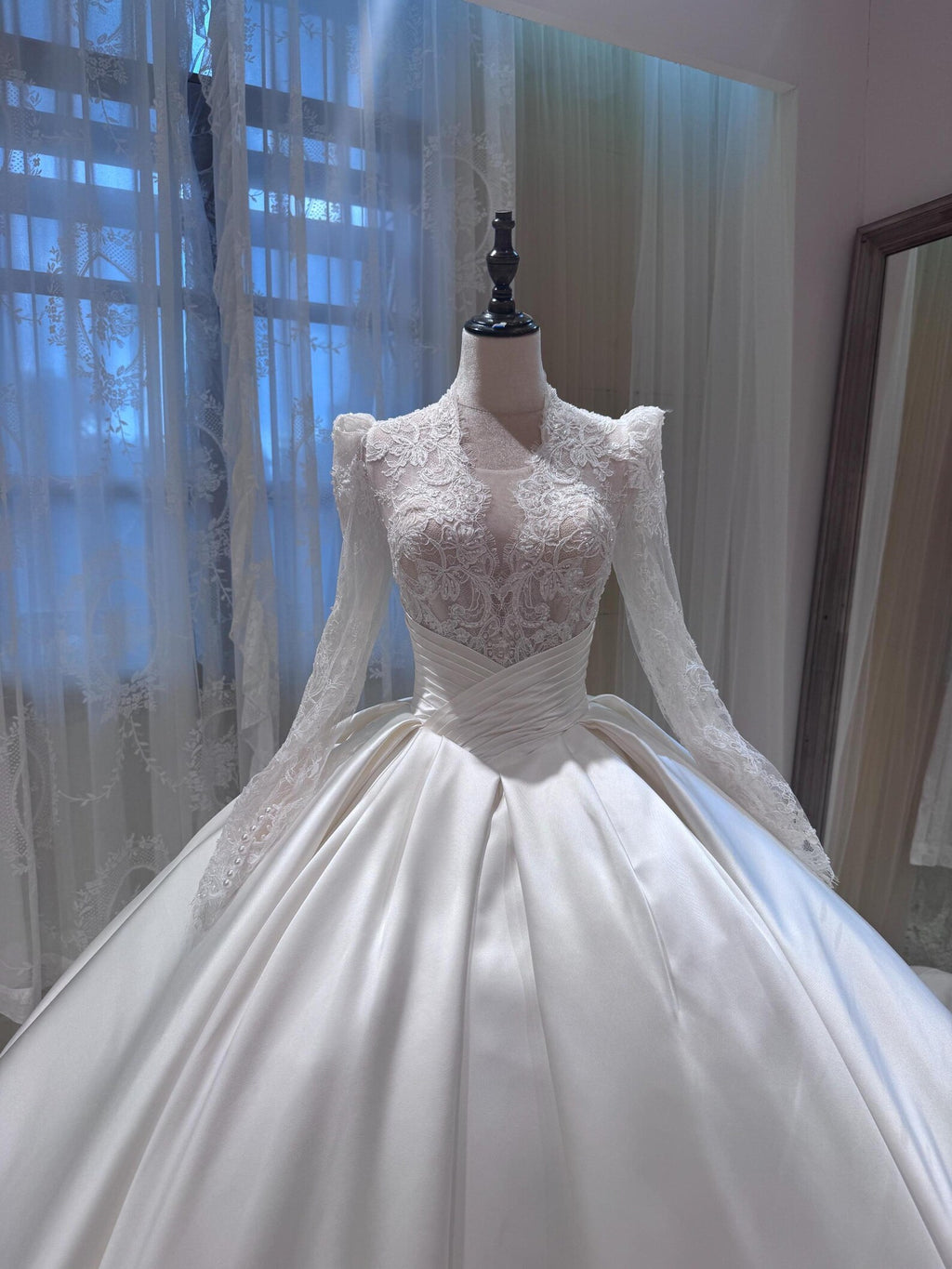 Vintage Lace Wedding Dress, Long Sleeve Satin Ball Gown, Deep V Neck Bridal Gown, Ruched Waist Bow Wedding Dress, Elegant Bride Gown