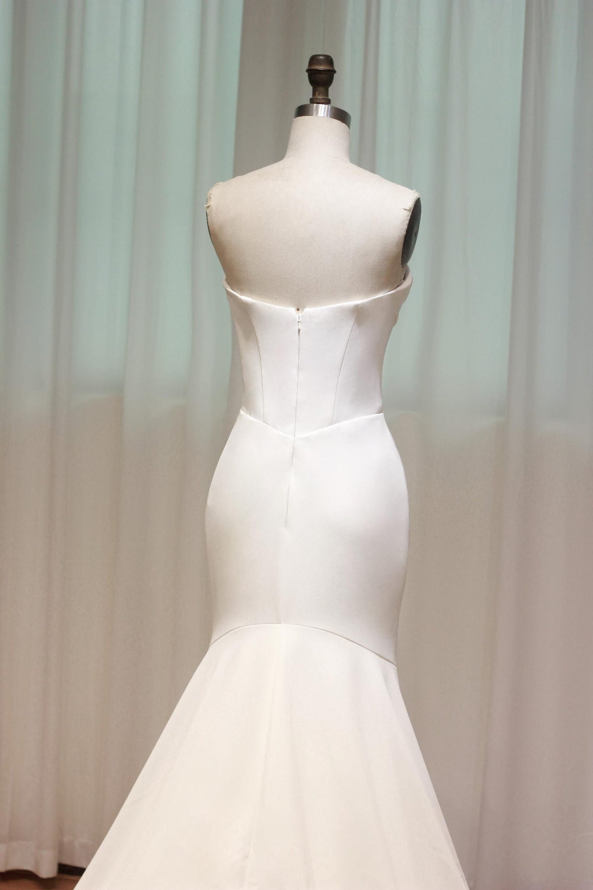 Strapless Draped Sweetheart Mermaid Wedding Dress, Structured Corset Satin Bridal Gown, Minimalist Wedding Dress with Train