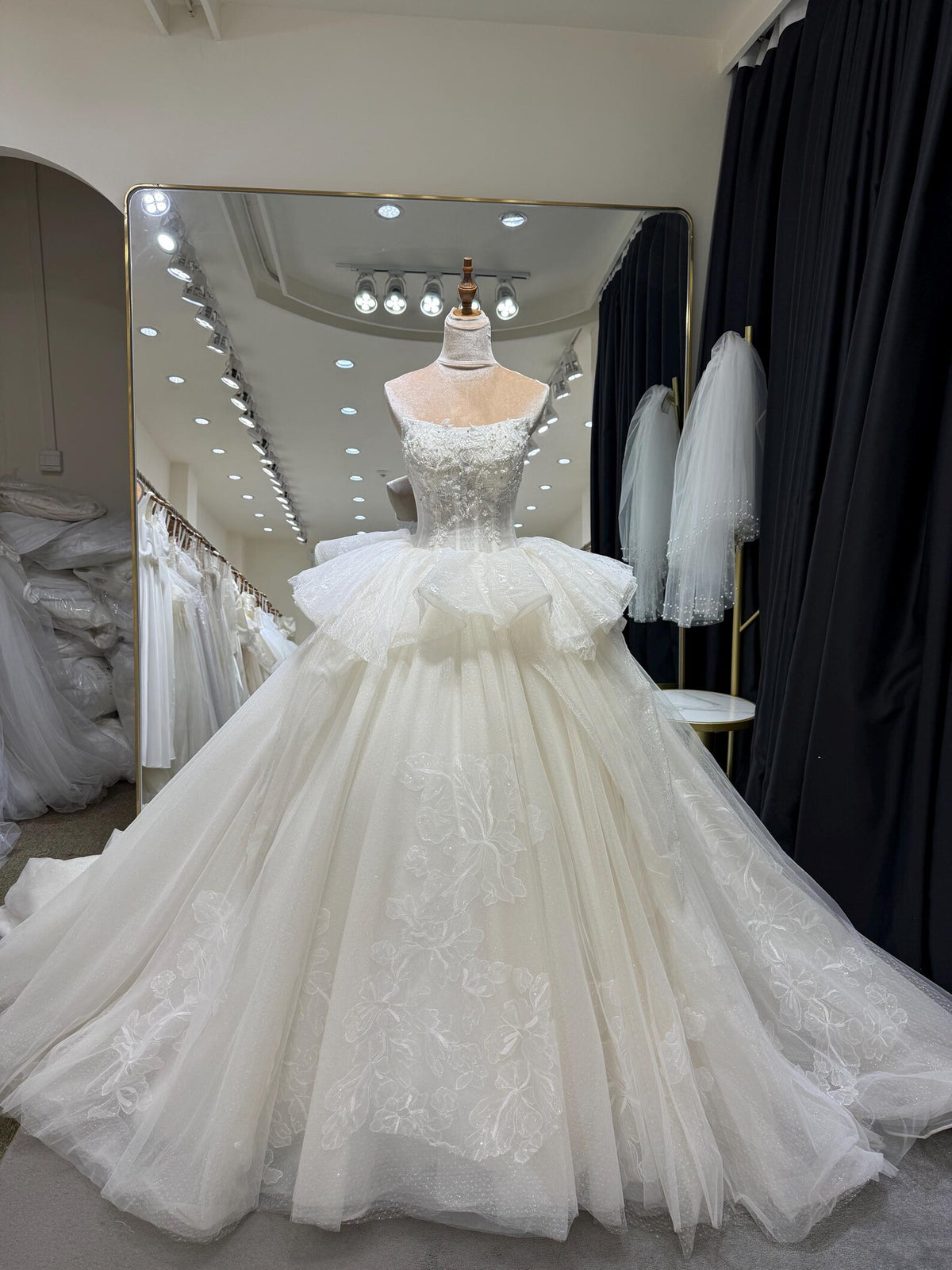 Strapless Lace Tulle Ballgown Wedding Dress, 3D Floral Appliqué Bridal Gown, Ruffle Waist Princess Wedding Dress with Train