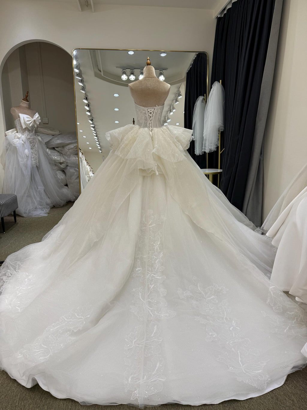 Strapless Lace Tulle Ballgown Wedding Dress, 3D Floral Appliqué Bridal Gown, Ruffle Waist Princess Wedding Dress with Train