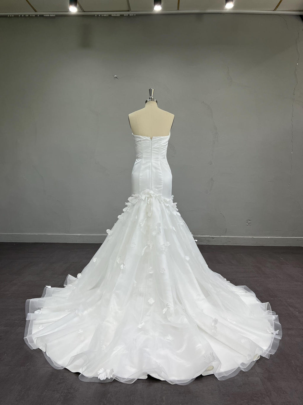 Strapless Satin Mermaid Wedding Dress, 3D Floral Tulle Bridal Gown, Sweetheart Ruched Bodice Wedding Gown with Detachable Floral Train