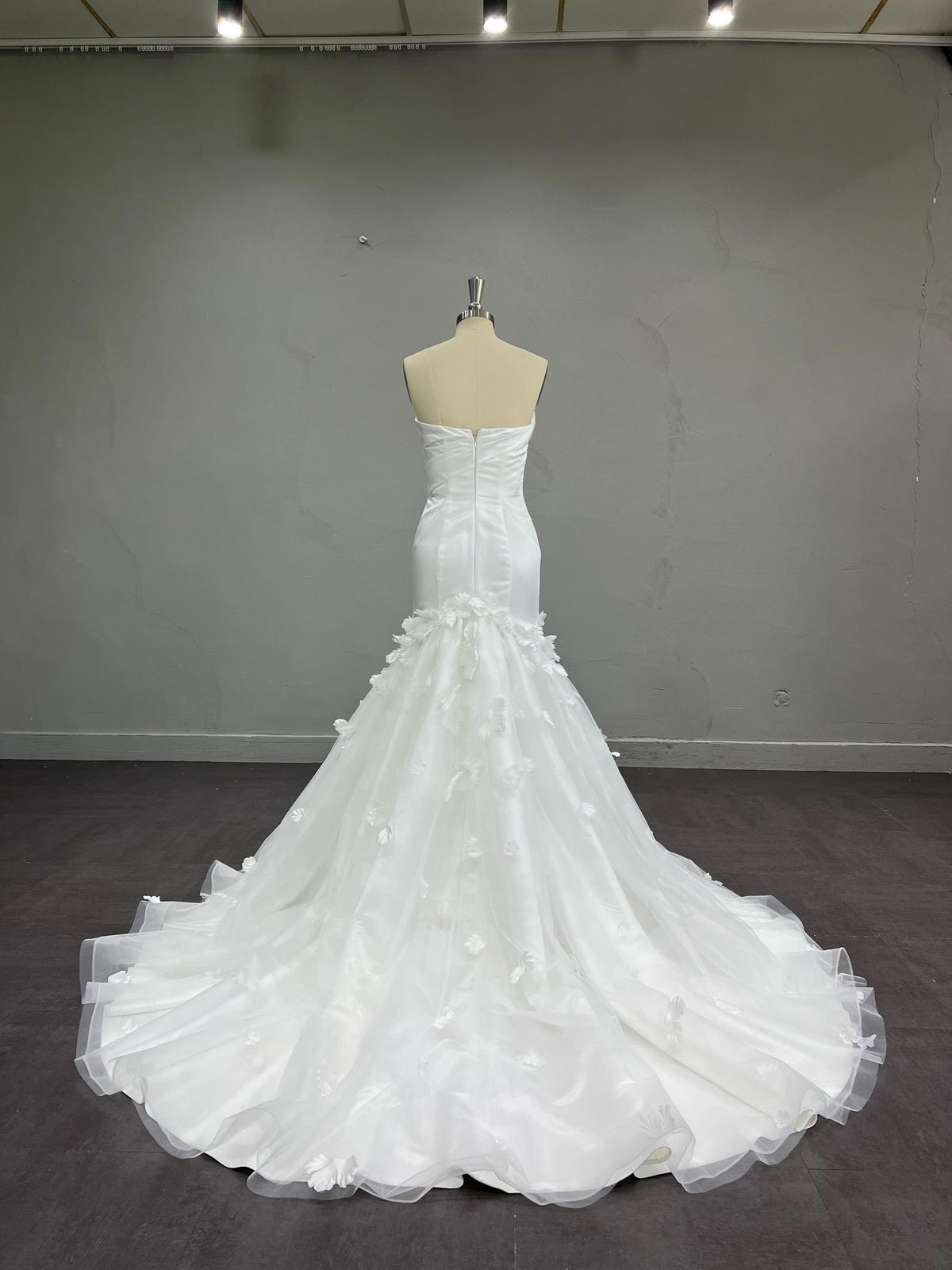 Strapless Satin Mermaid Wedding Dress, 3D Floral Tulle Bridal Gown, Sweetheart Ruched Bodice Wedding Gown with Detachable Floral Train