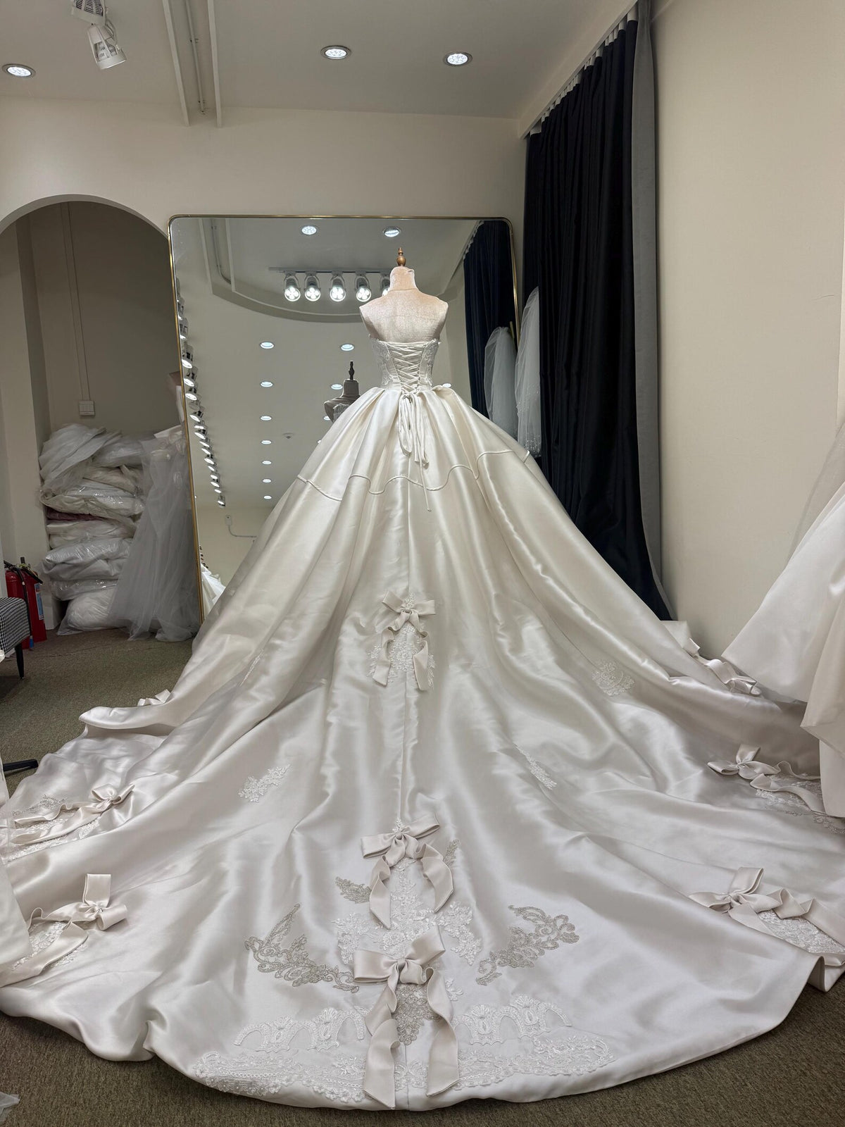 Sweetheart Satin Ballgown Wedding Dress, Lace & Bow Bridal Gown, Luxury Cathedral Train Wedding Gown