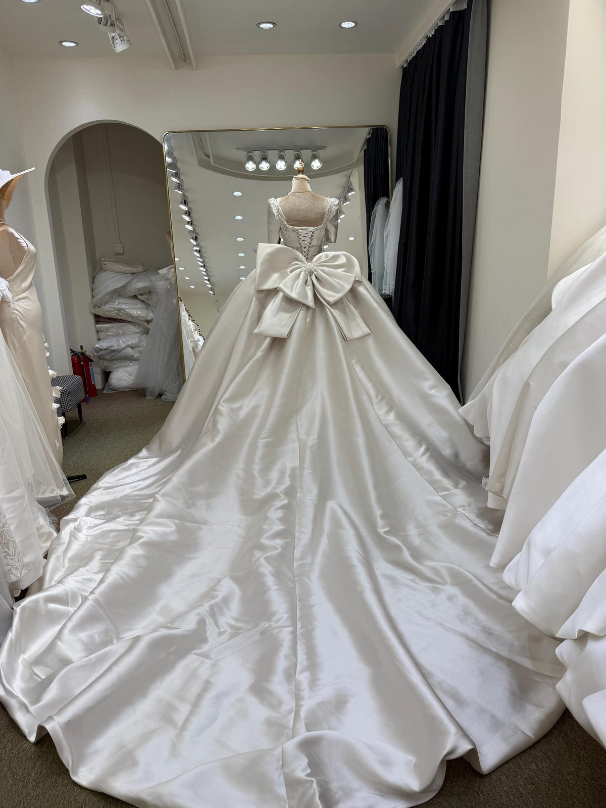 Luxury Satin Ballgown Wedding Dress, Square Neck Puff Sleeve Bridal Gown, Lace Embellished Princess Wedding Dress with Big Bow