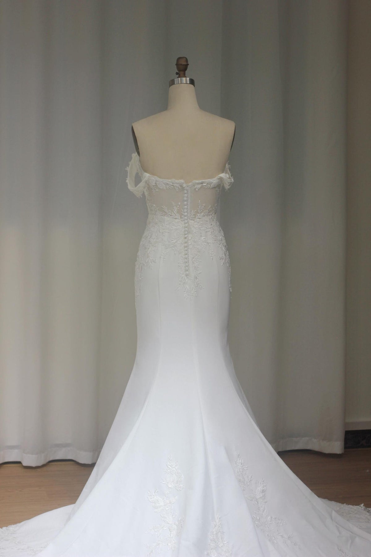 Draped Strapless Off The Shoulder Mermaid Wedding Dress, Lace Appliqué Satin Bridal Gown, Fitted Trumpet Wedding Gown With Train