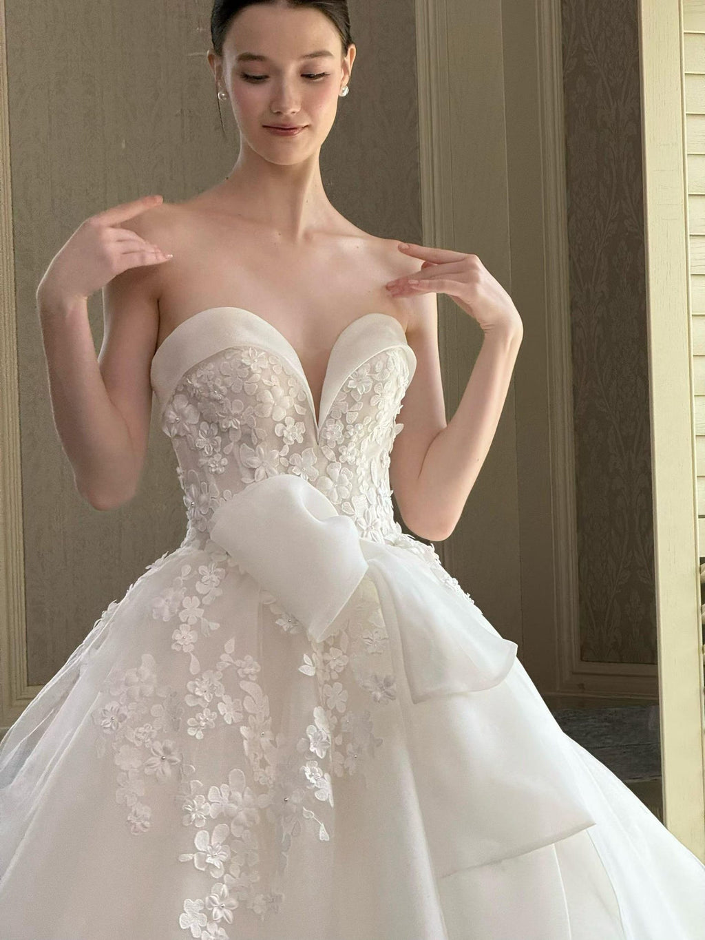Strapless Sweetheart 3D Floral Tulle Ballgown Wedding Dress, Large Bow Bridal Gown, Romantic 3D Flower Princess Wedding Gown