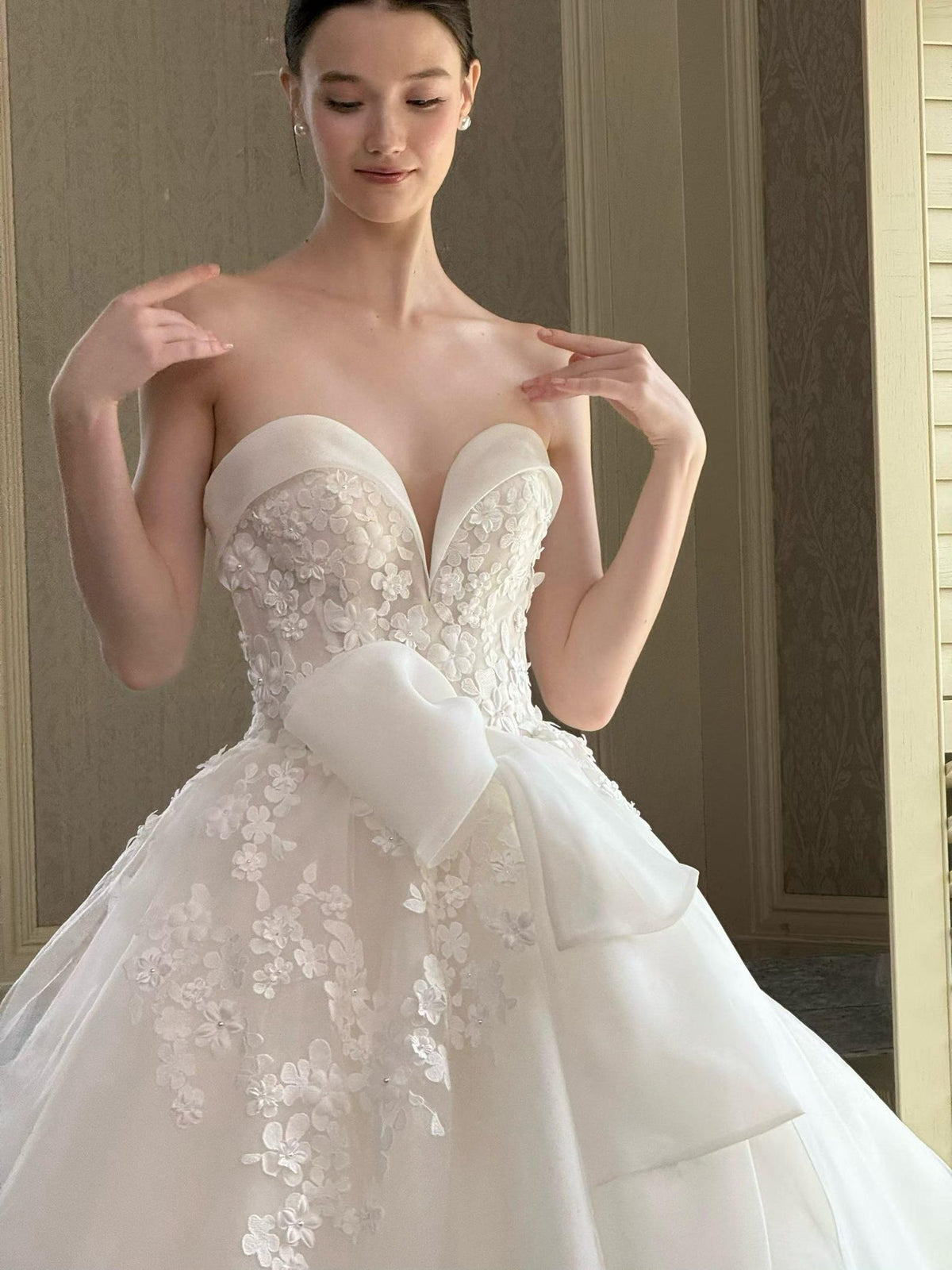 Strapless Sweetheart 3D Floral Tulle Ballgown Wedding Dress, Large Bow Bridal Gown, Romantic 3D Flower Princess Wedding Gown