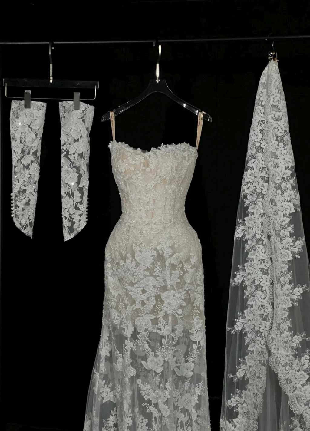 Strapless 3D Floral Lace Mermaid Wedding Dress with Detachable Gloves & Veil