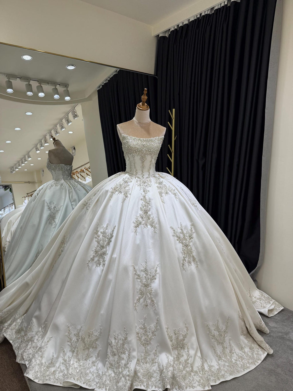Luxury Strapless Satin Wedding Dress, Sparkle Beaded Lace Ballgown Bridal Gown with Chapel Train