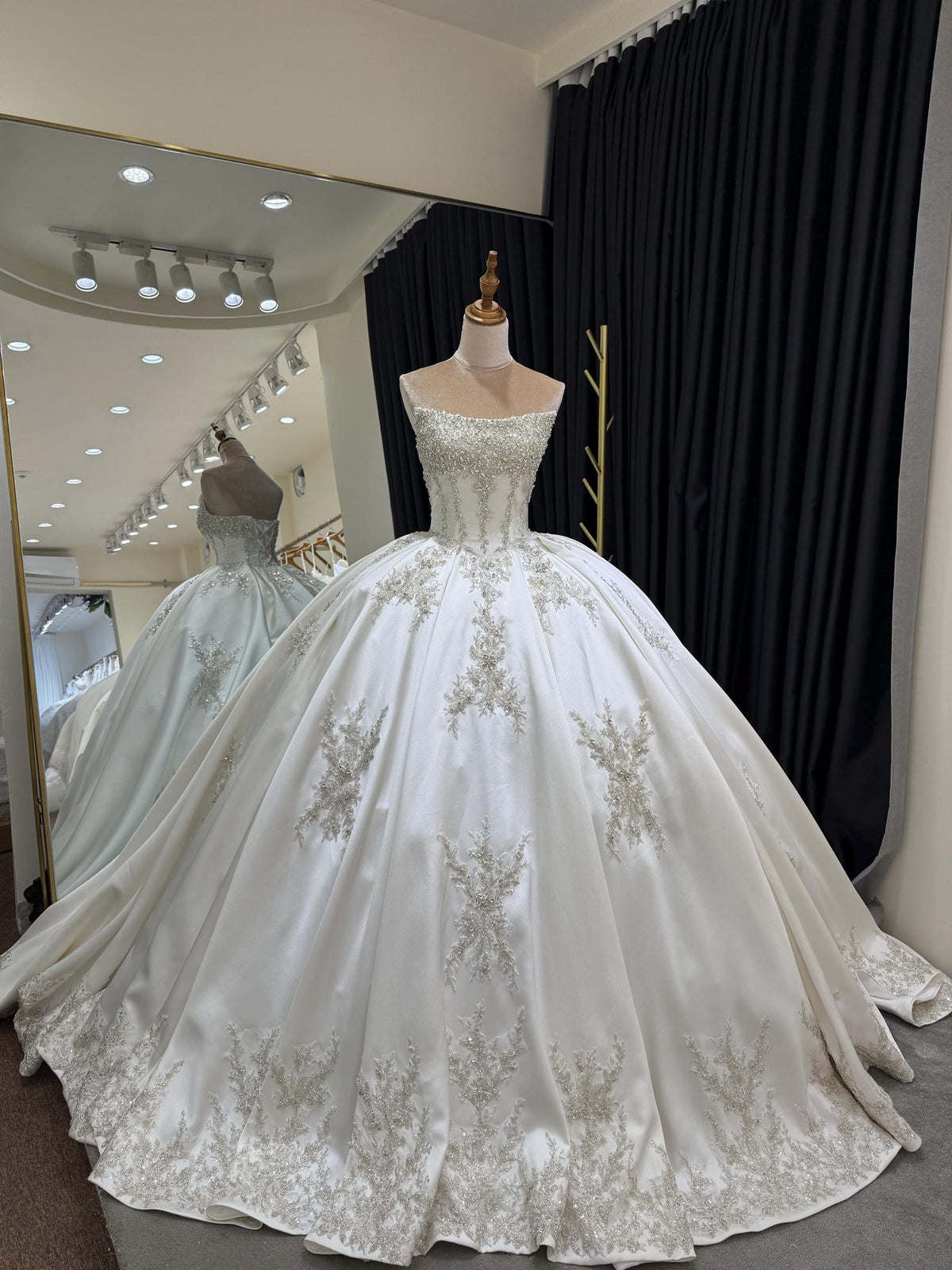 Luxury Strapless Satin Wedding Dress, Sparkle Beaded Lace Ballgown Bridal Gown with Chapel Train