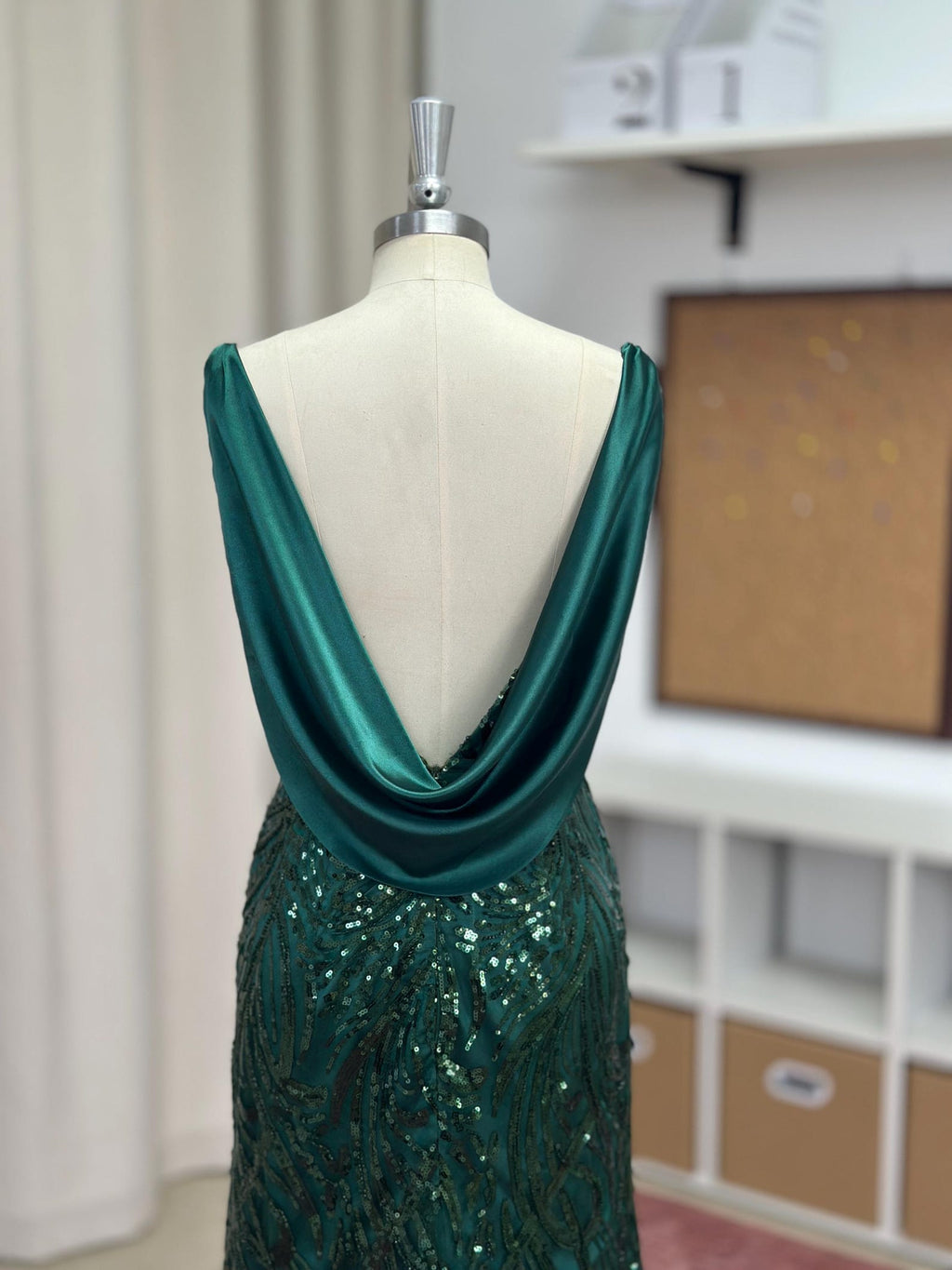 Emerald Green Sequin Mermaid Evening Gown, Spaghetti Strap V Neck Formal Dress, Long Sparkly Prom Dress, Wedding Guest Maxi Dress