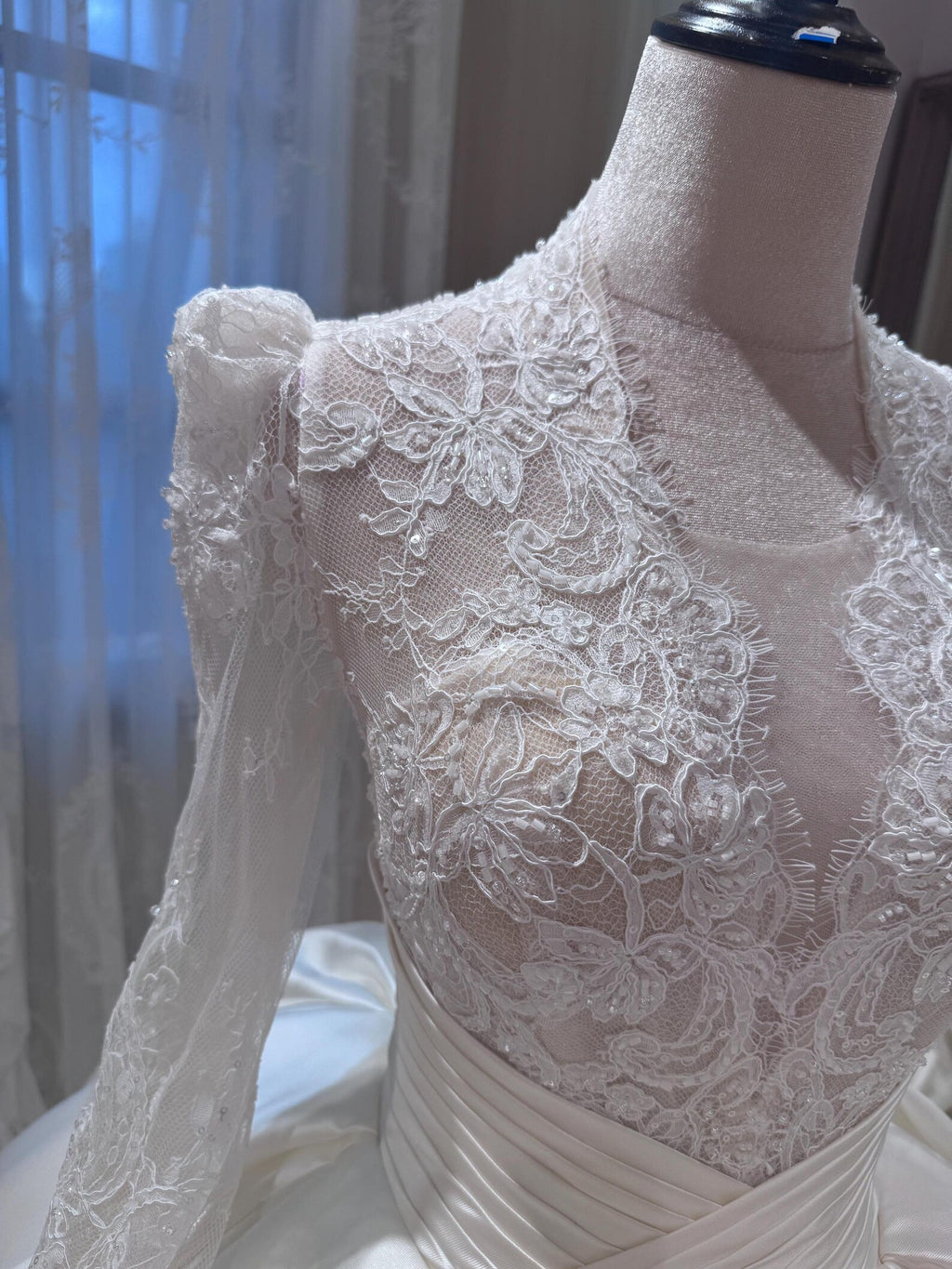 Vintage Lace Wedding Dress, Long Sleeve Satin Ball Gown, Deep V Neck Bridal Gown, Ruched Waist Bow Wedding Dress, Elegant Bride Gown
