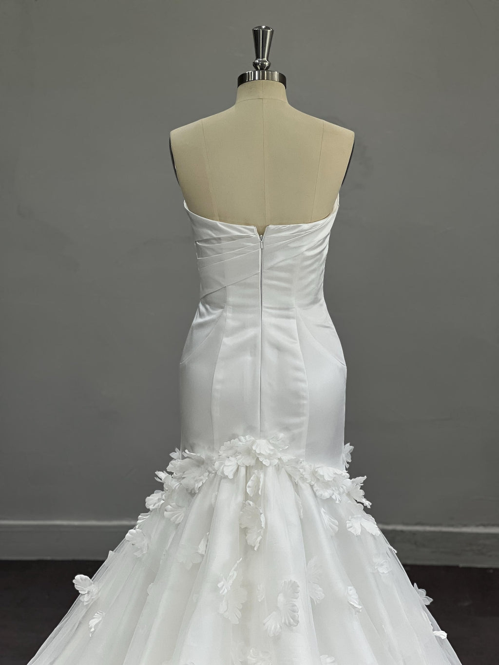 Strapless Satin Mermaid Wedding Dress, 3D Floral Tulle Bridal Gown, Sweetheart Ruched Bodice Wedding Gown with Detachable Floral Train