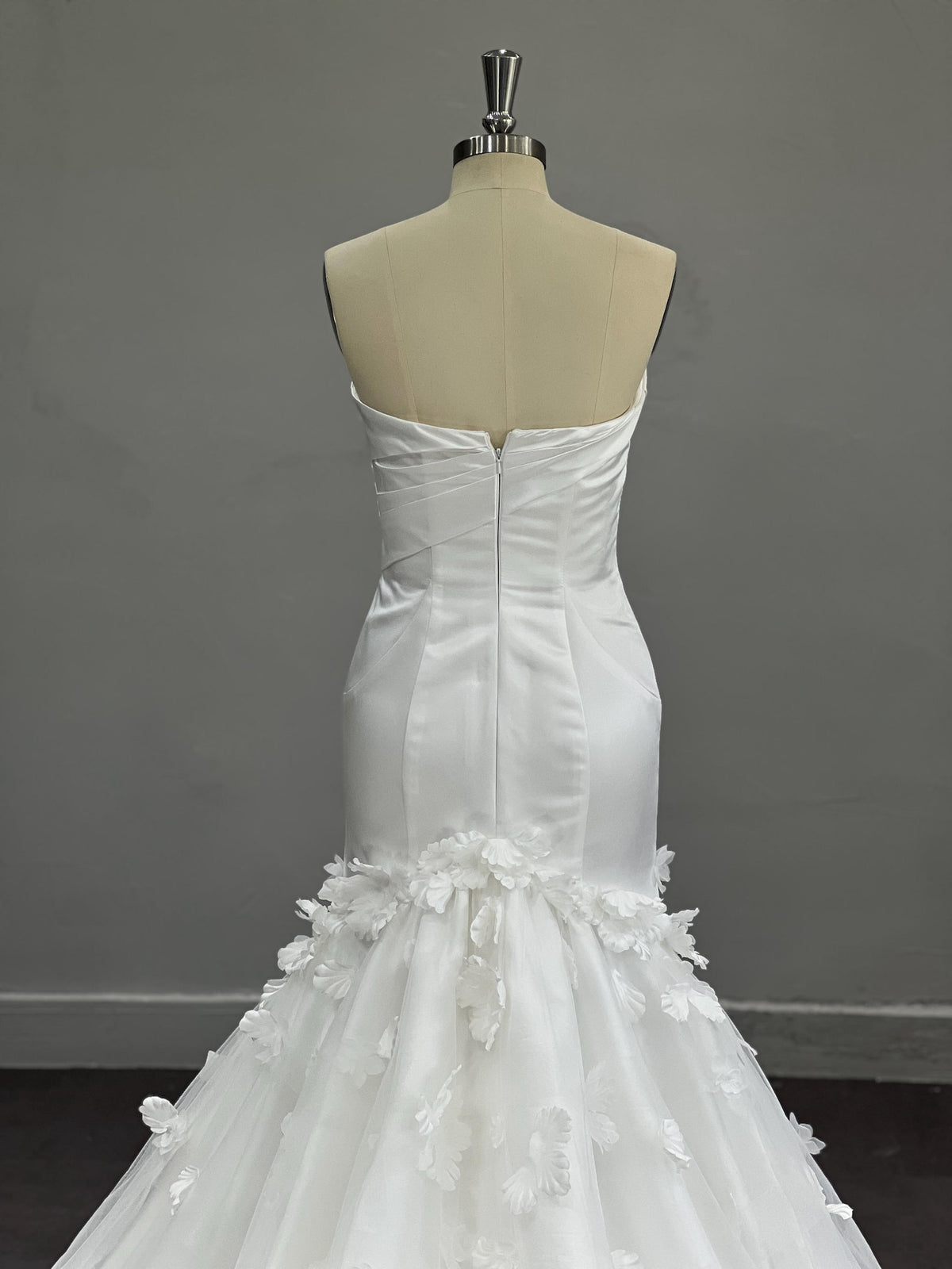 Strapless Satin Mermaid Wedding Dress, 3D Floral Tulle Bridal Gown, Sweetheart Ruched Bodice Wedding Gown with Detachable Floral Train