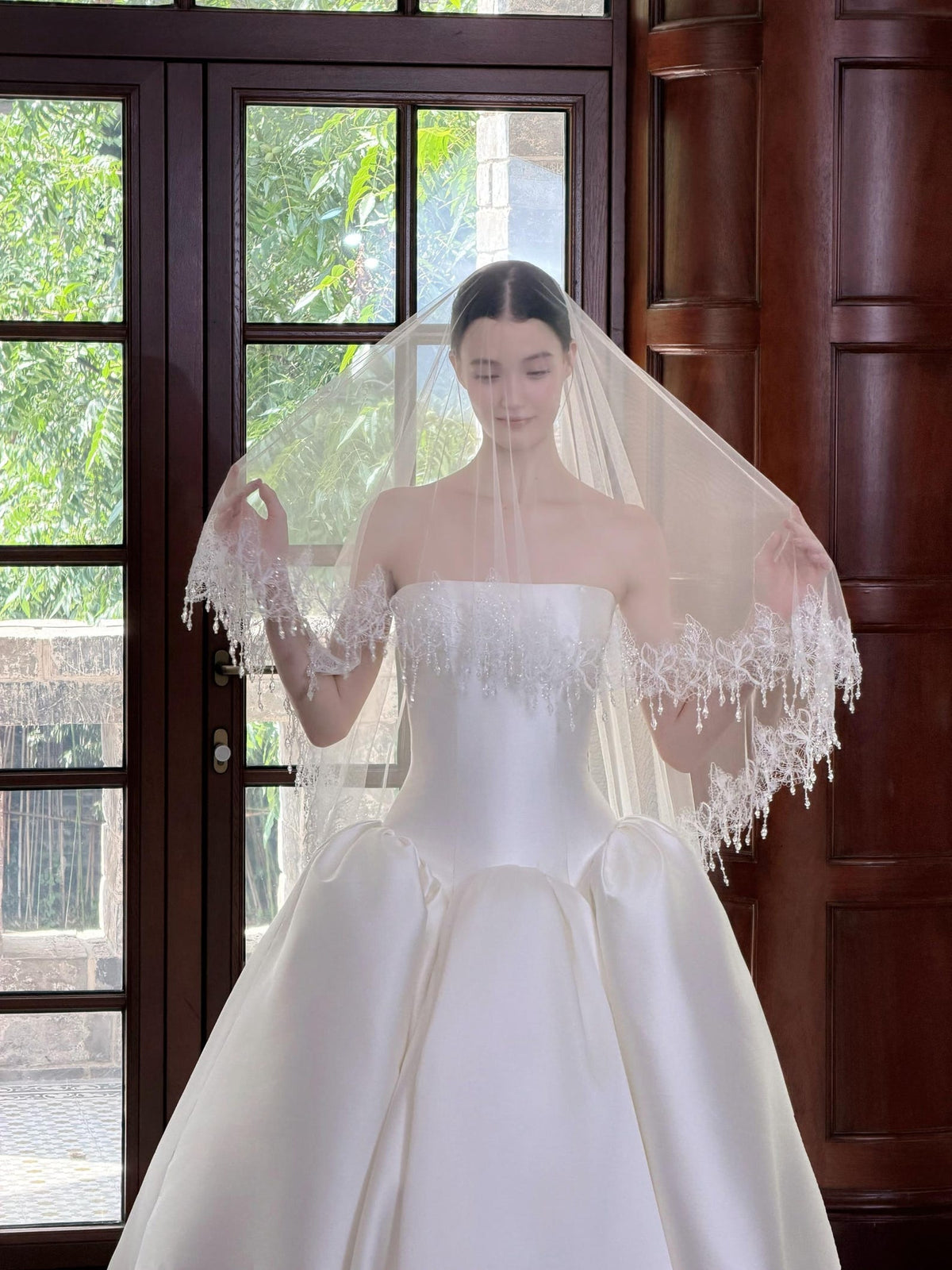 Butterfly Lace Bridal Veil with Hanging Crystal Beads, Handmade Tulle Wedding Veil, Sparkling Crystal Fringe Edge Veil for Bride