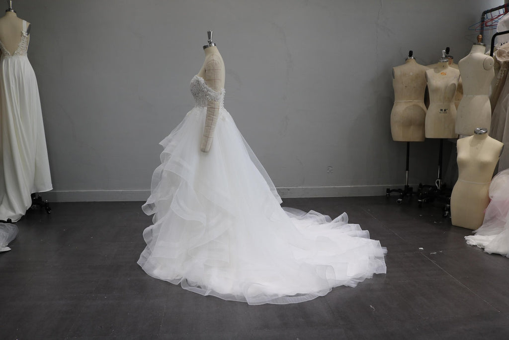Off the Shoulder Lace Ball Gown Wedding Dress, Ruffled Tulle Bridal Gown, Deep V Neck A-line Wedding Dress with Train